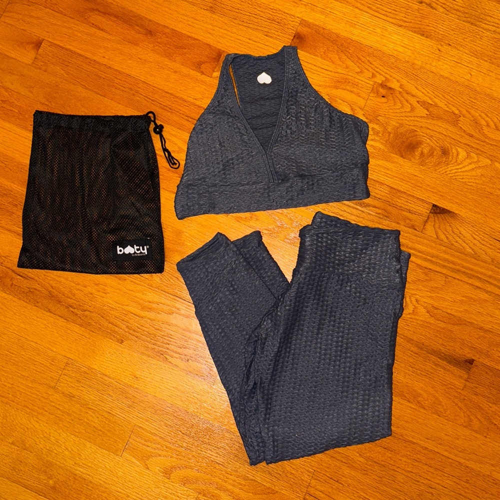 Black Booty Yoga Set with Bag